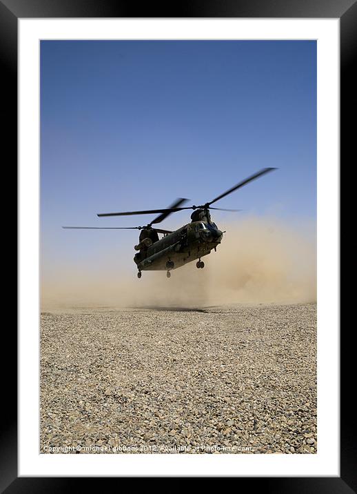 chinook helicopter landing Framed Mounted Print by mick gibbons