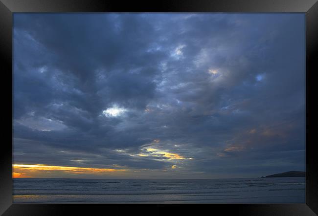 Dramatic Sky at Poppet Sands Framed Print by Charlie Gray LRPS