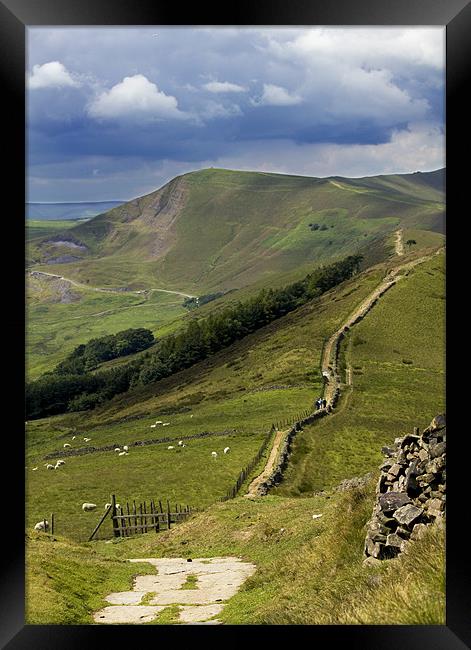 The Great Ridge, Hope Valley, Derbyshire. Framed Print by Darren Burroughs