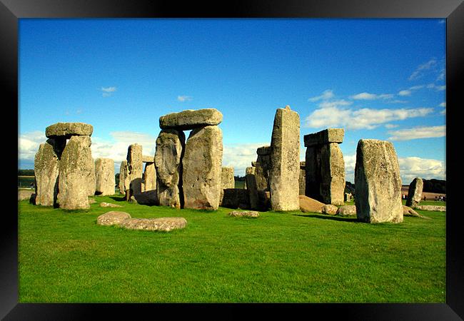 a summers day at stonehenge Framed Print by Doug McRae