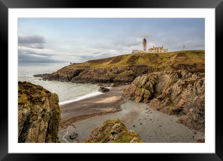 Killantringan Lighthouse Framed Mounted Print by Derek Beattie