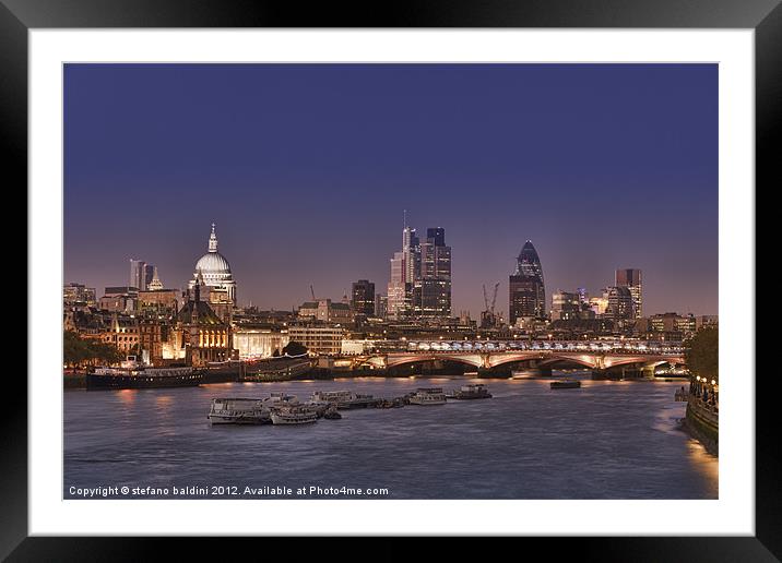 London skyline and river Thames at night Framed Mounted Print by stefano baldini
